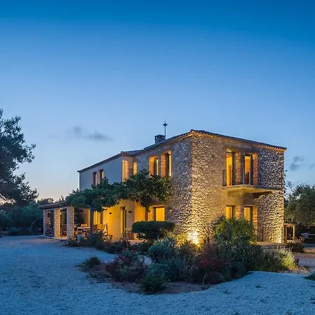 Vrysomylos *