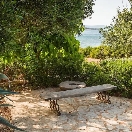 Vrysomylos Villa