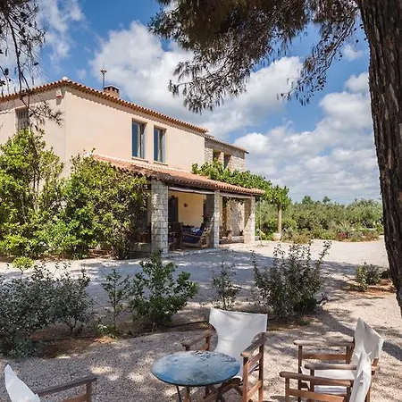 Villa Vrysomylos *